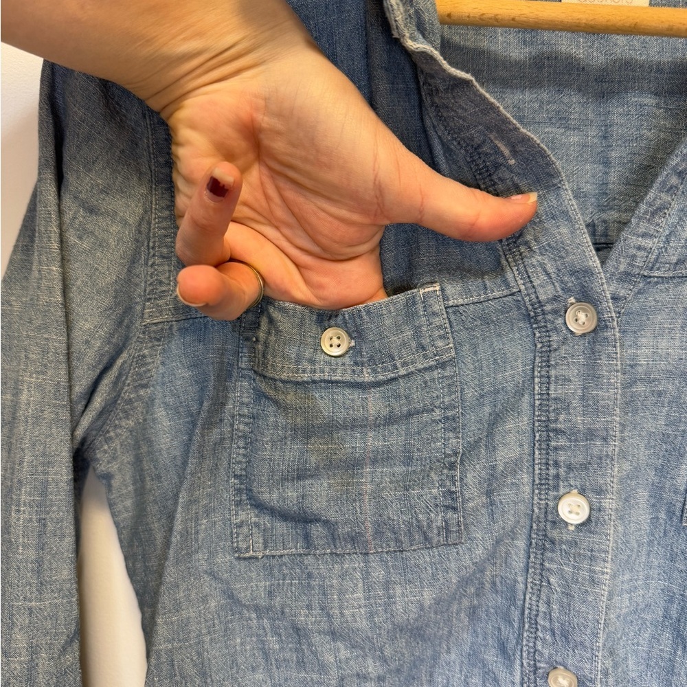 Women’s Dockers Light Blue Denim Button Down Shirt Size Petite Small - Picture 4 of 14